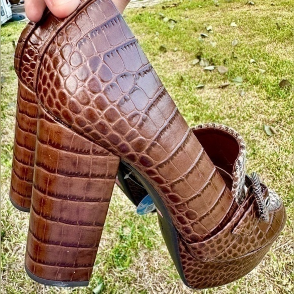 Gianni Bini Eveonne Platform Loafers - Picture 7 of 16